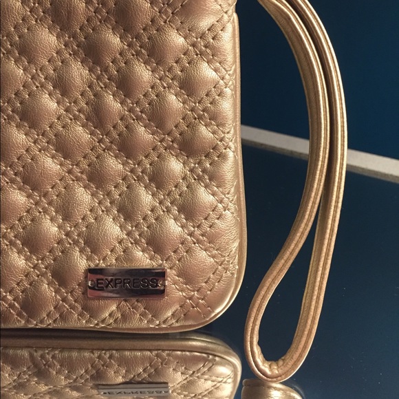 Express wristlet - Picture 2 of 3